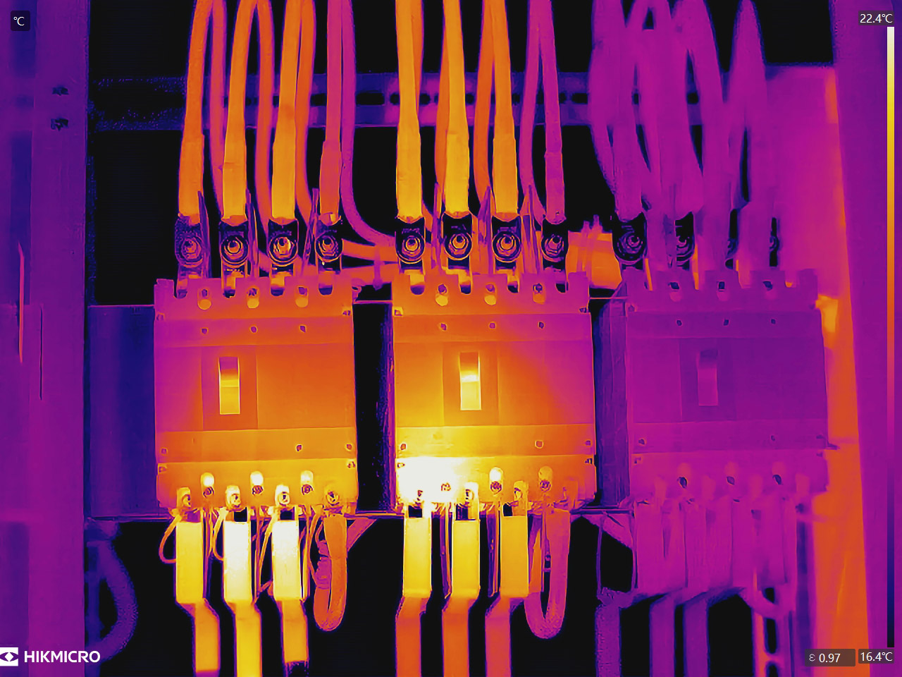 红外热像仪在检测设备电气柜发挥重要作用
